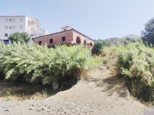 Villa in Archez - view 1