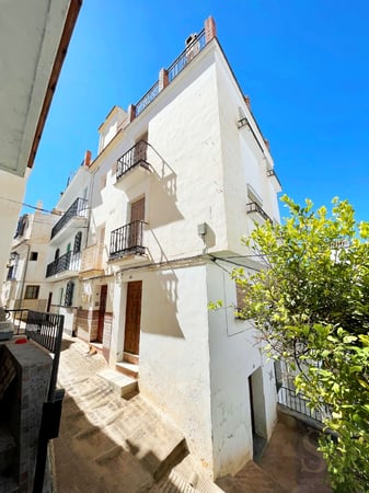 House in Competa - view 1