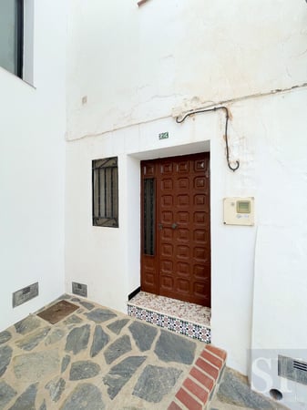 House in Canillas de Albaida - view 1