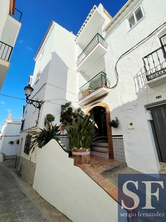 House in Canillas de Albaida - view 1