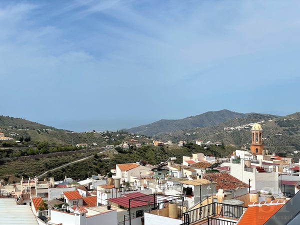 House in Competa - view 1