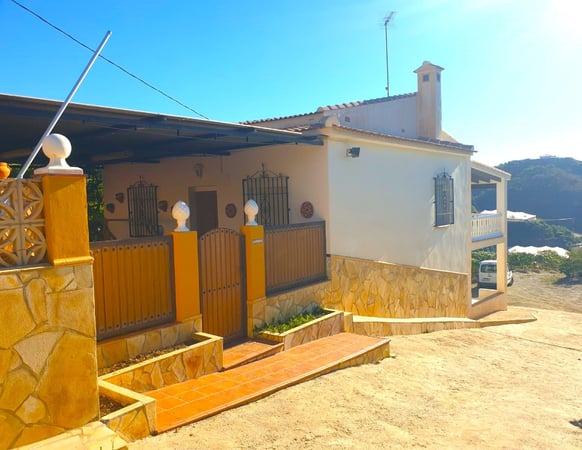 Villa in Algarrobo - view 1