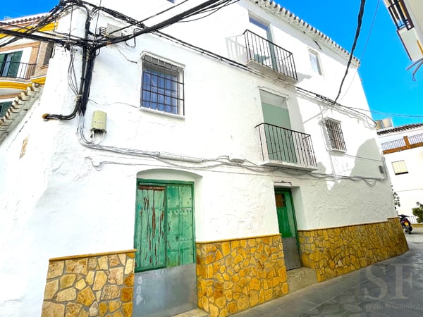 House in Competa - view 1