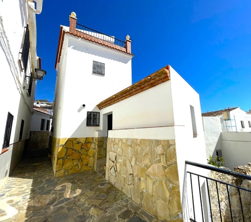 House in Canillas de Albaida - view 1