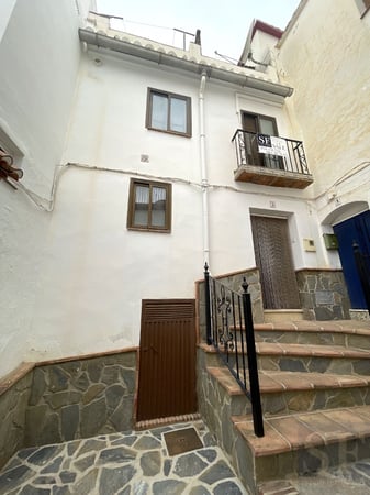 House in Canillas de Albaida - view 1