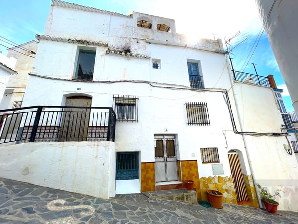 House in Canillas de Albaida - view 1