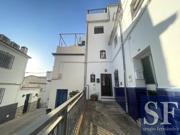 House in Canillas de Albaida - view 1