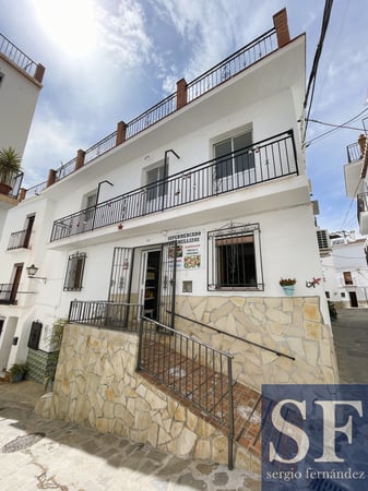 House in Archez - view 1