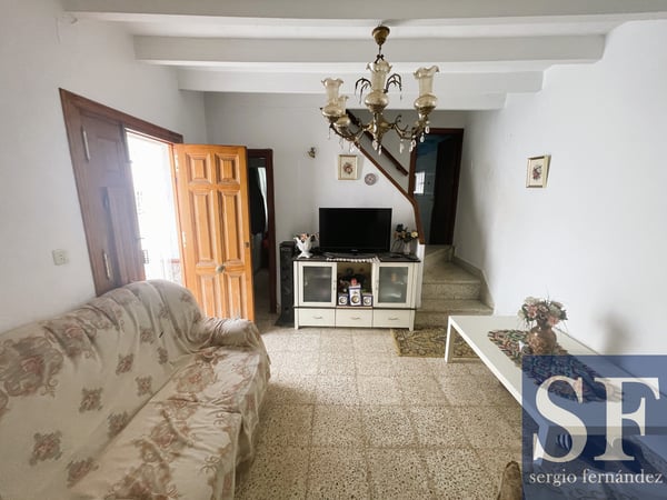 House in Sayalonga - view 1