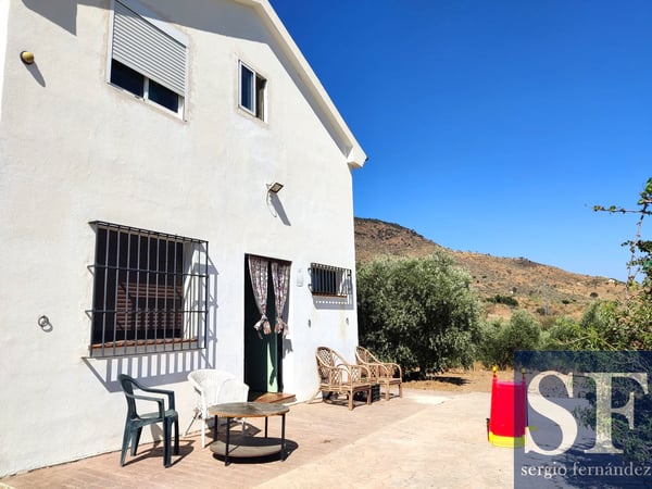 Villa in Casabermeja - view 1