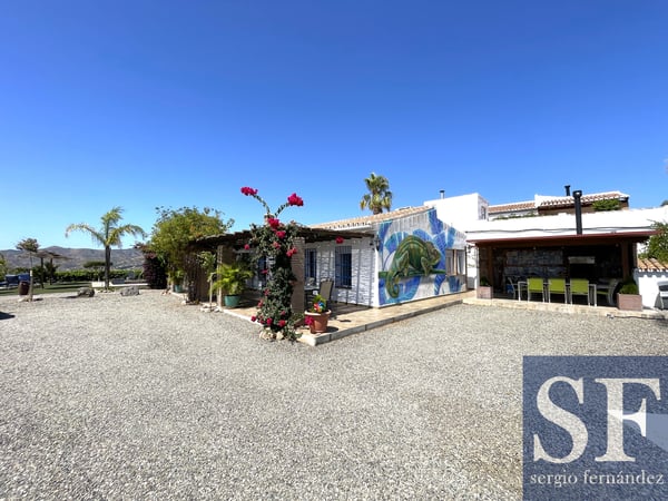 Villa in Almachar - view 1