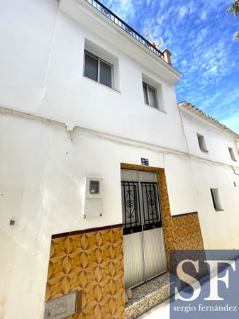 House in Salares - view 1