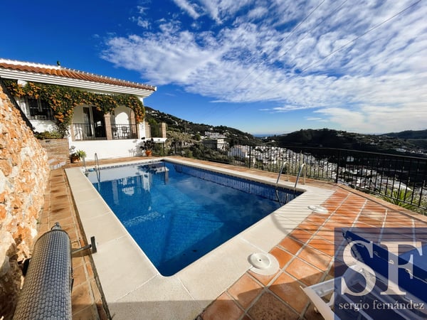 Villa in Competa - view 1