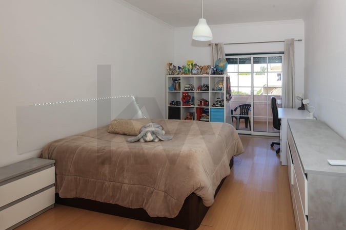 Villa in Ferreiras - view 1