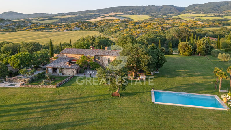 House in Sarteano - view 1