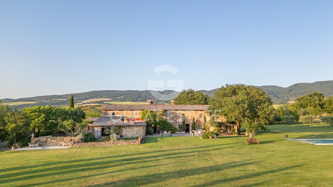 House in Sarteano - Image 2