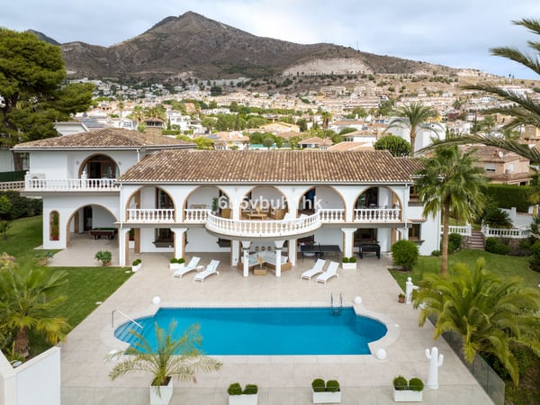 Villa in Arroyo de la Miel - view 1