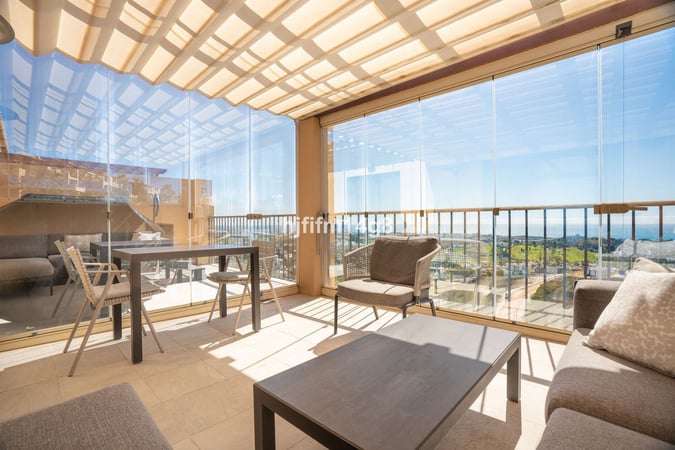 Penthouse in Benahavis - view 1