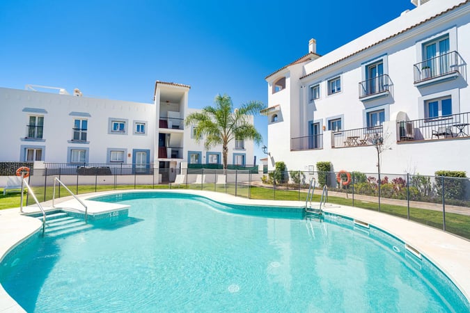 Apartment in El Paraiso - view 1