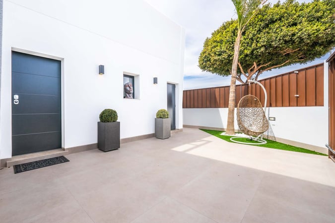 Villa in Roldan - view 1