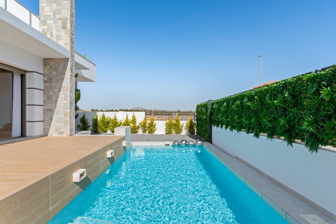 Villa in Los Alcazares - Image 2