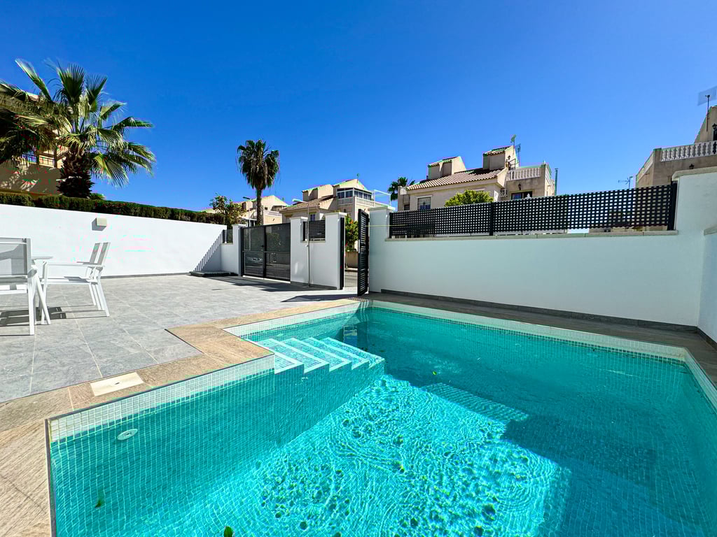 Villa in Torrevieja - Image 2