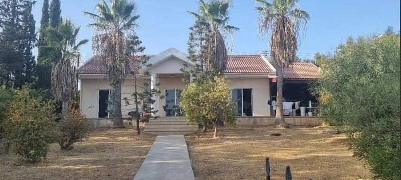 House in Mouttagiaka - view 1