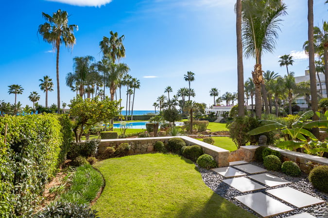 Apartment in Nueva Andalucia - view 1