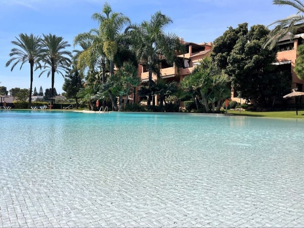 Apartment in Guadalmina - view 1