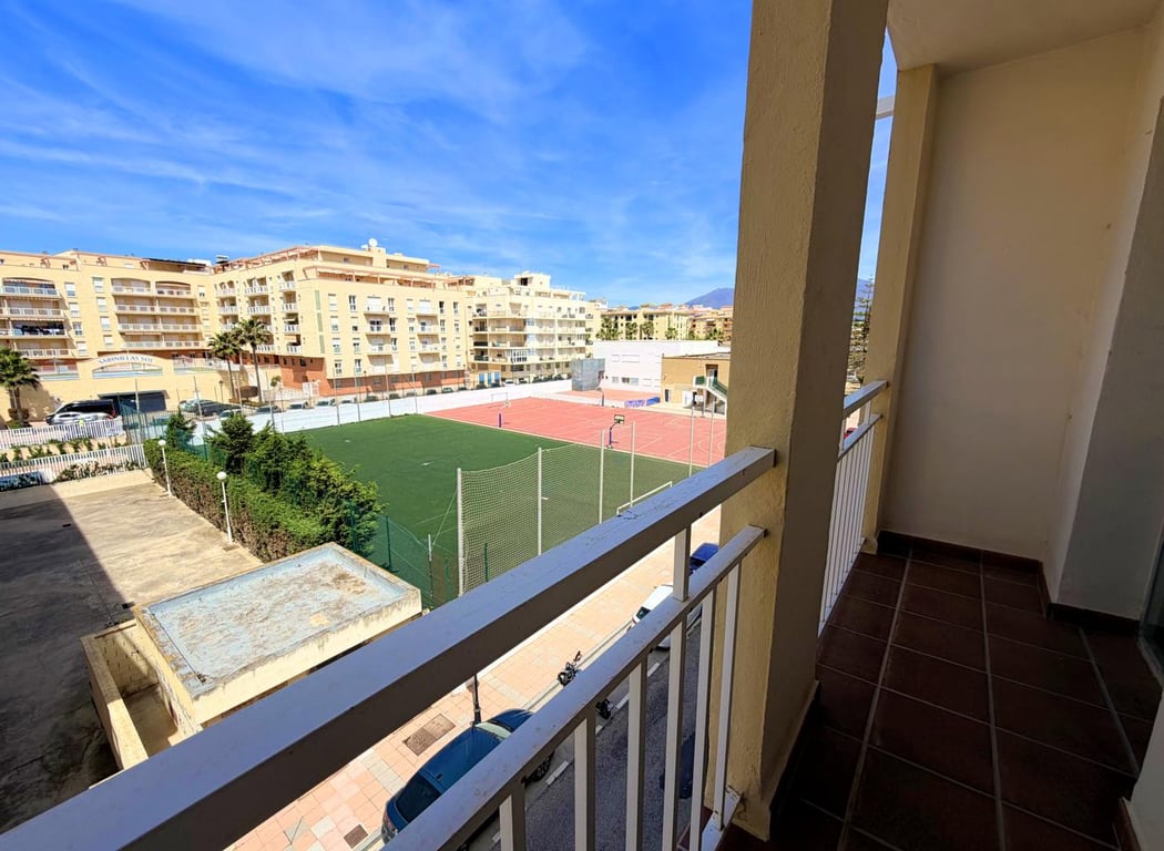 Apartment in San Luis de Sabinillas - Image 3