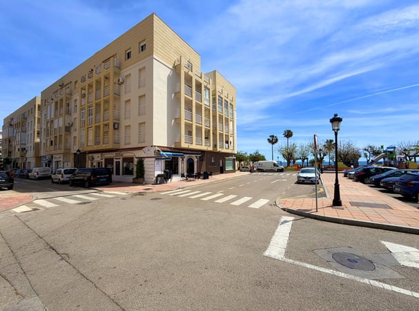 Apartment in San Luis de Sabinillas - view 1