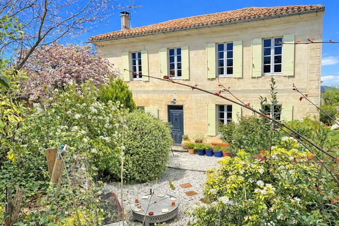 House in Branne - view 1