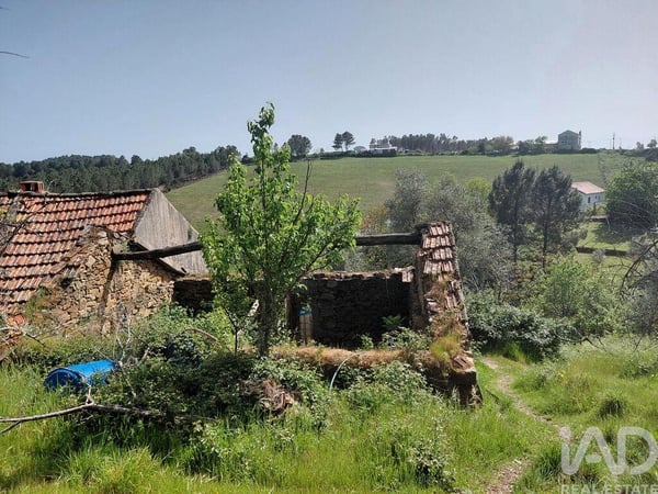 House in Unhais da Serra - view 1