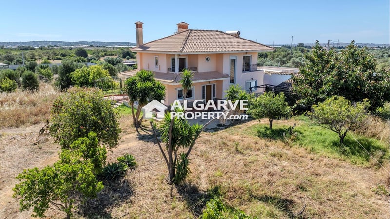 Villa in Santa Barbara de Nexe - view 1