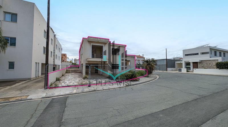 Villa in Kiti - view 1