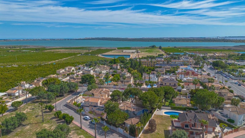 Villa in Rojales - view 1