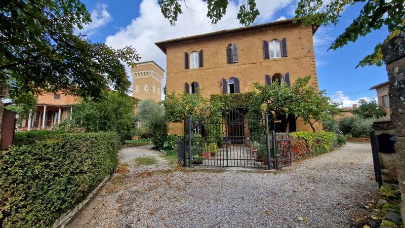 House in Pienza - view 1