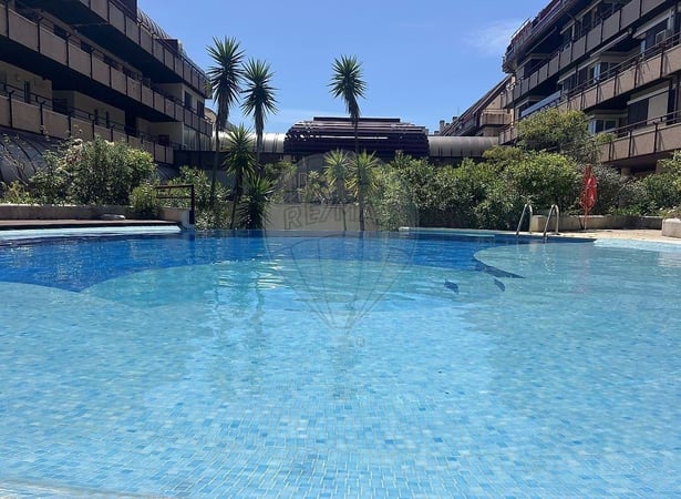 Apartment in Estoril - view 1