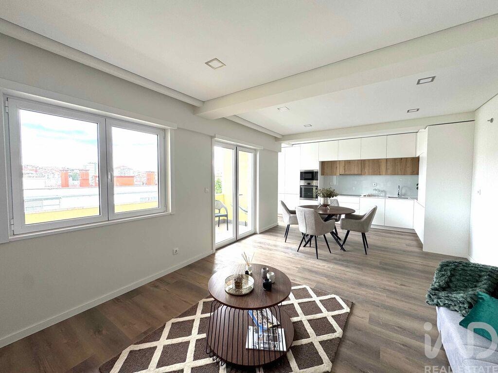 Apartment in Benfica - Image 3