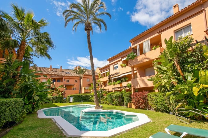 Apartment in Nueva Andalucia - view 1