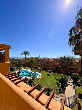 Apartment in Elviria - view 1