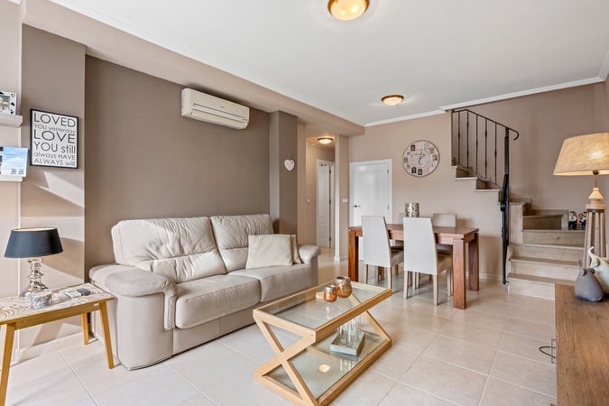 House in San Cayetano - view 1