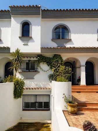 House in Cabopino - view 1