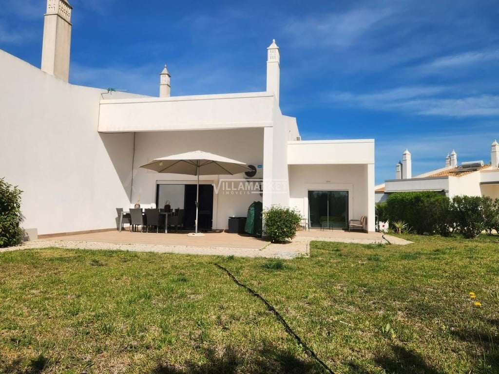 Villa in Olhos de Agua