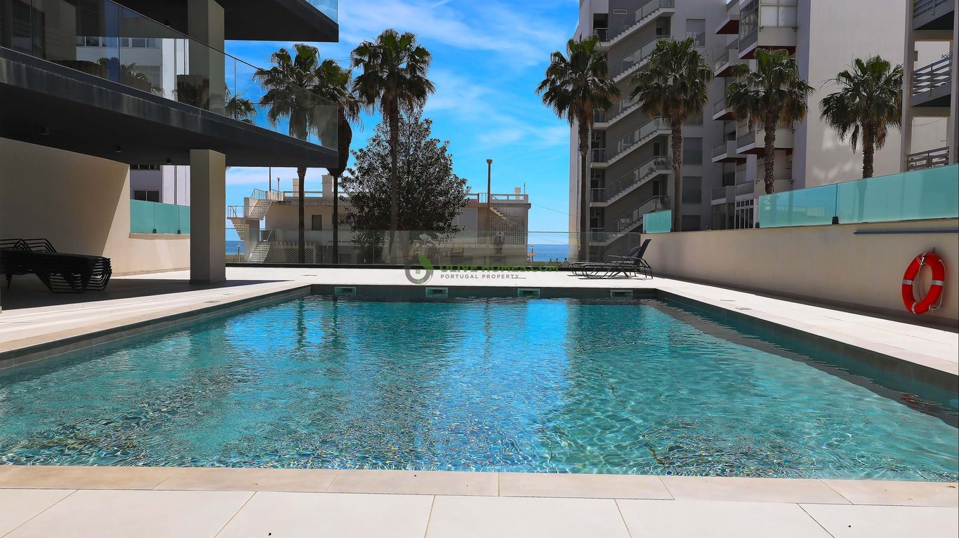 Apartment in Quarteira - Image 2