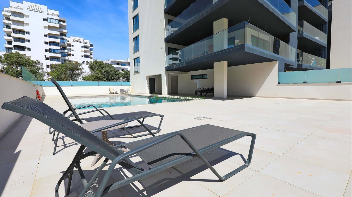 Apartment in Quarteira - Image 3