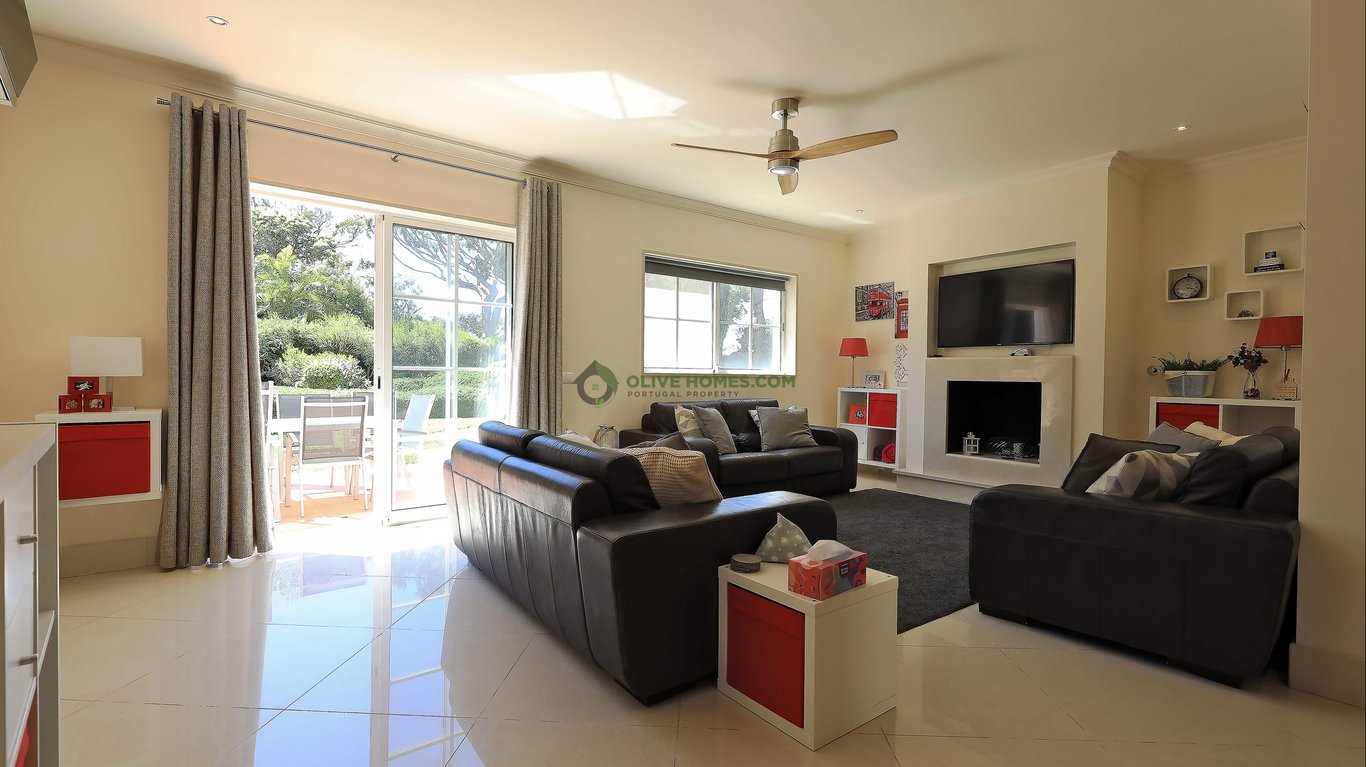 House in Quarteira - Image 2