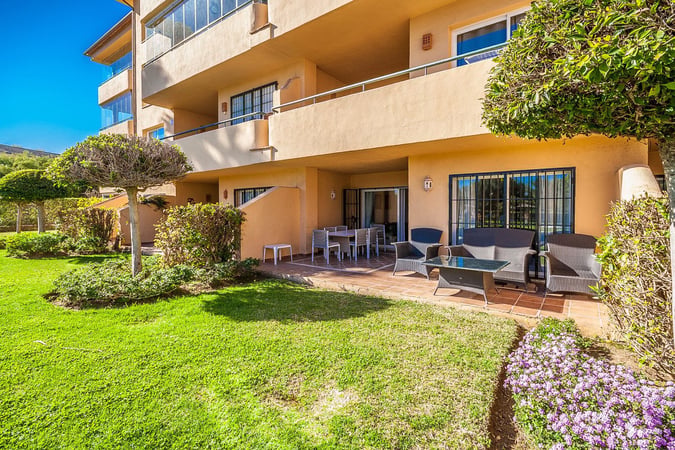 Apartment in Marbella Del Este - view 1