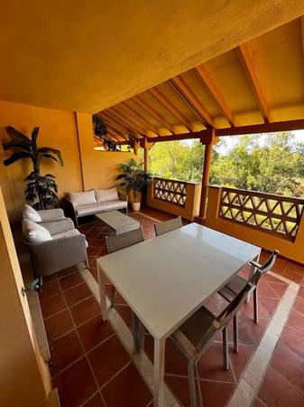 House in Elviria - view 1