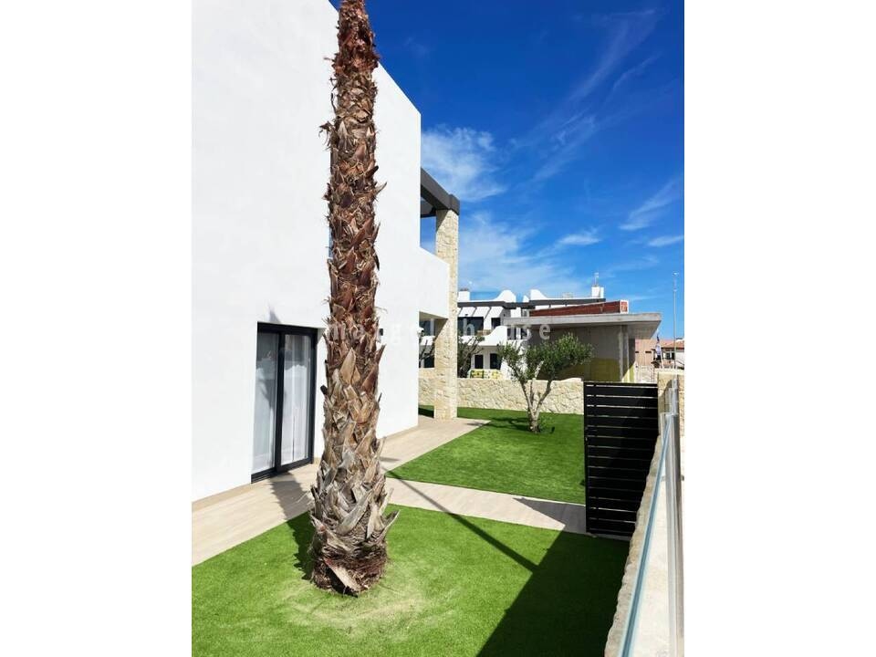 House in Villamartin - Image 2